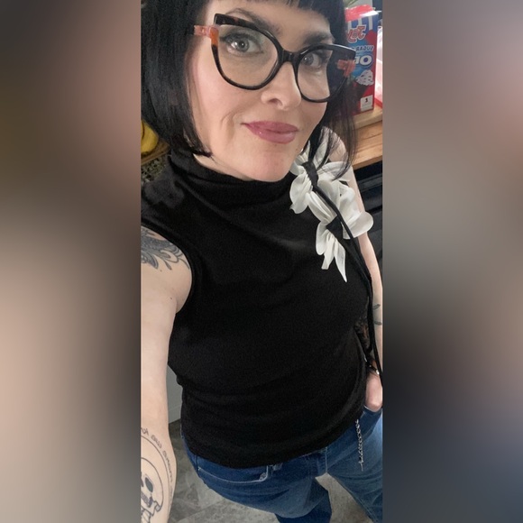 Meet your Posher, Debra - Picture 4 of 14